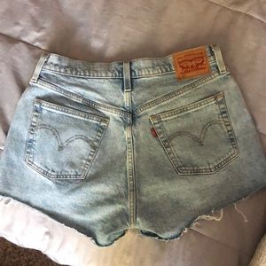 Women’s Levi Shorts. Size 29.